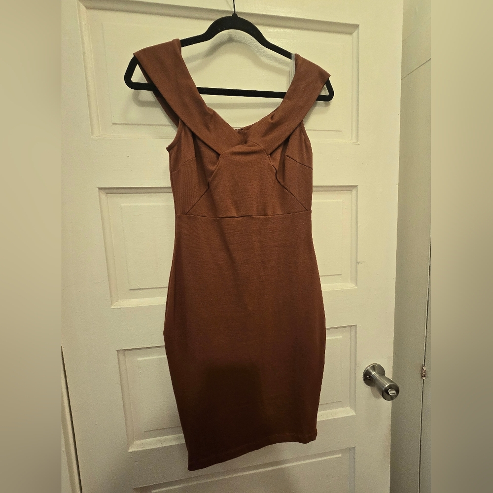 Elegant Warm Brown Sleeveless Dress
